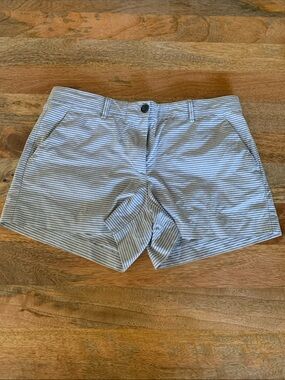 Gap Khakis Summer Short 2 2R gray white stripe seersucker cotton